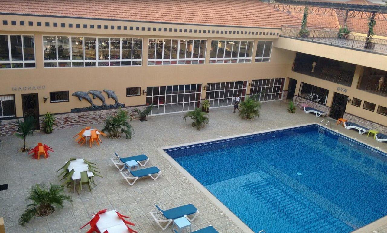 Imperial Golf View Hotel เอนเทบเบ้ ภายนอก รูปภาพ