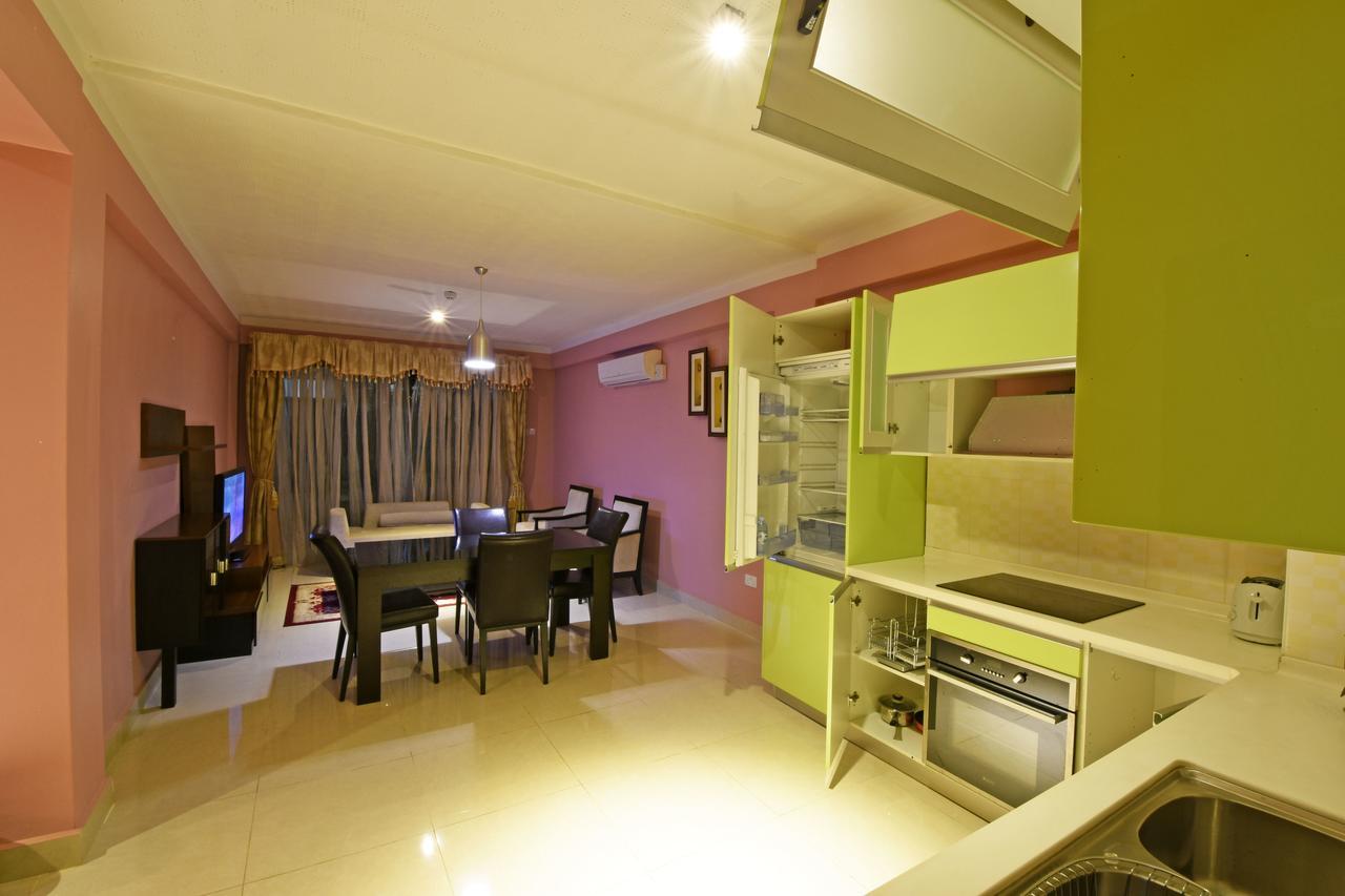 Imperial Golf View Hotel เอนเทบเบ้ ภายนอก รูปภาพ